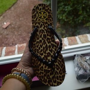Tory Burch NWT Cheetah Sandals Flip Flops Size 8